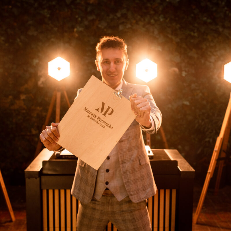 Drewniana podkładka dla DJ-a