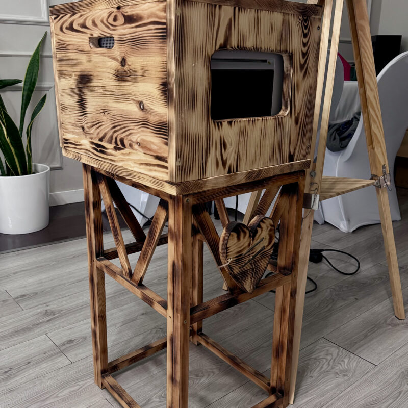 Drewniana obudowa do drukarki DNP RX1 – do fotobudki