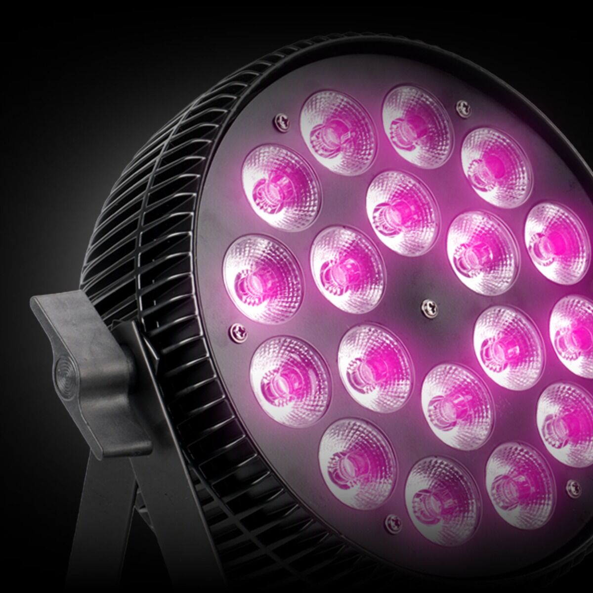 LIGHT4ME ALU TETRA RGBW PAR 18x10W – reflektor LED DMX Powercon - obrazek 6